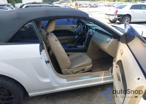 2007 Ford Mustang Gt Deluxe/Gt Premium from USA, damaged, VIN 1ZVHT85HX75318578